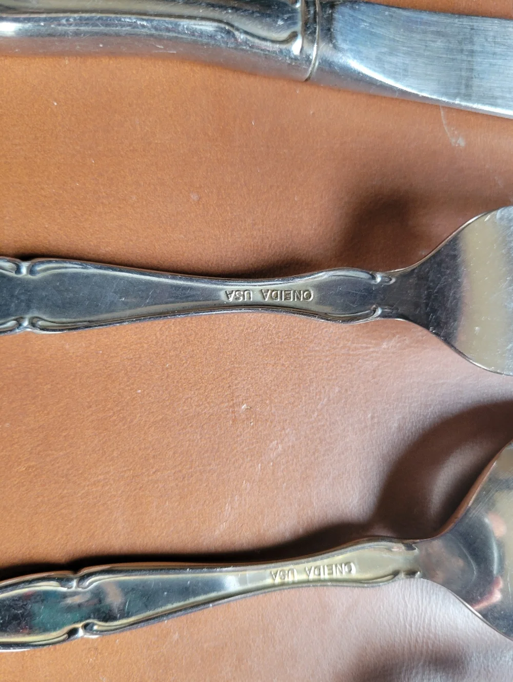 Oneida Cantata? 7 piece Stainless Flatware Silverware